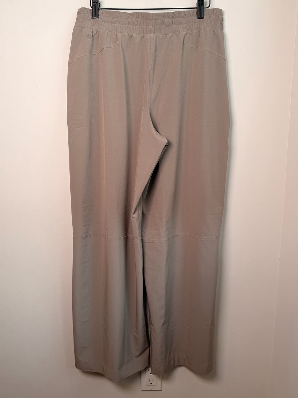 Lululemon Swift Mid-Rise Wide-Leg Pant - Picture 8 of 11
